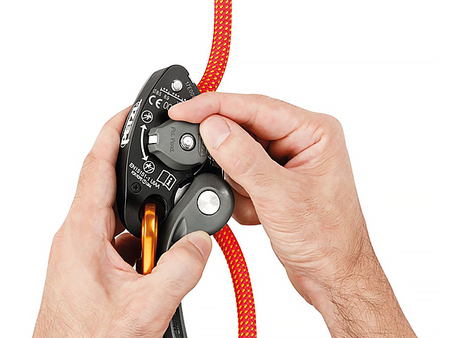 PETZL 〈GRIGRI+/グリグリ＋〉 全3色 - Pump online shop